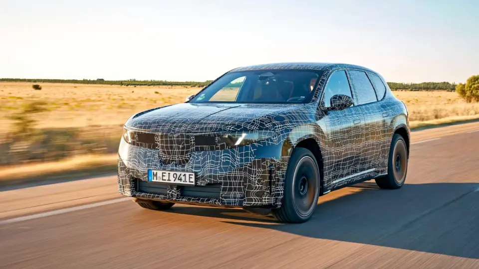 宝马推出“超级大脑”电动汽车挑战中国同行