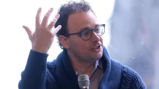 AI巨头陷版权风暴，免费的“数据盛宴”即将散场？