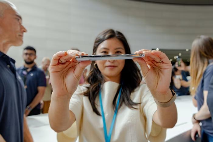 OpenAI CEO奥特曼点赞iPhone Air，分析师直呼：它只是苹果的试验品