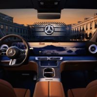奔驰：后续推出的新车将保留大屏幕和实体按键