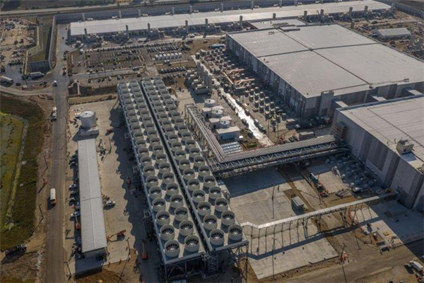 首座“全球最强AI数据中心”刚落成 微软又要砸40亿建2.0