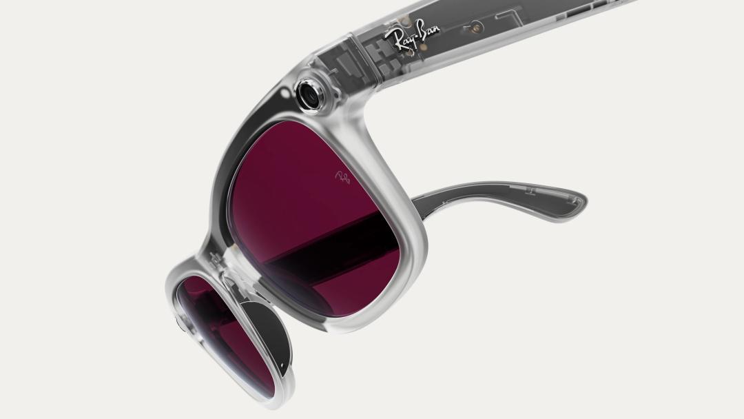 苹果没做出来的 AI 眼镜，Meta 发布了，我在现场体验后还挺惊喜