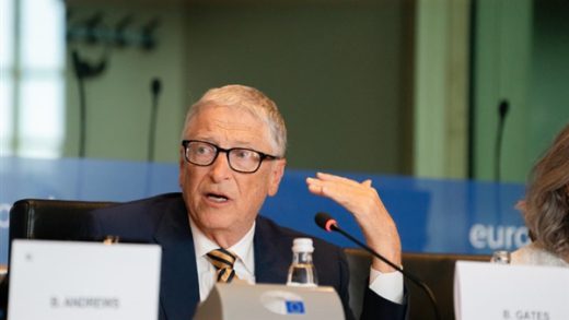 比尔盖茨承诺捐65亿对抗疾病！呼吁停止减少卫生经费