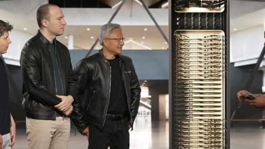 黄仁勋、奥特曼回应千亿美元合作：庞大项目、OpenAI要做三件事