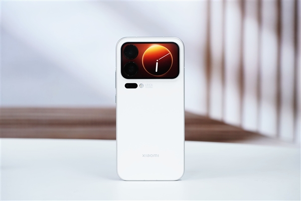 多一块屏对标iPhone 17 Pro Max！小米17 Pro Max图赏