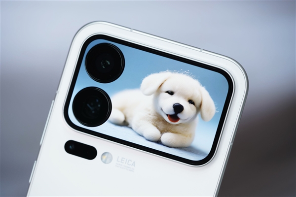 多一块屏对标iPhone 17 Pro Max！小米17 Pro Max图赏