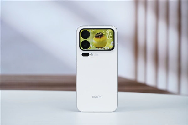 多一块屏对标iPhone 17 Pro Max！小米17 Pro Max图赏