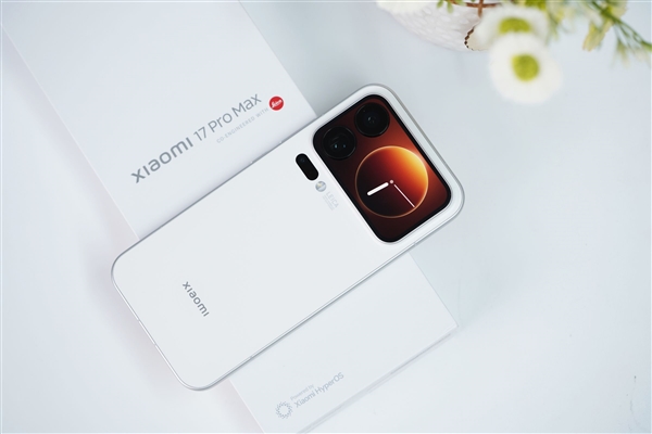 多一块屏对标iPhone 17 Pro Max！小米17 Pro Max图赏