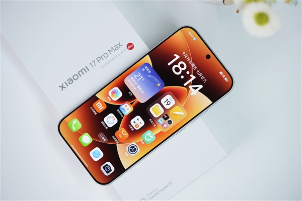 多一块屏对标iPhone 17 Pro Max！小米17 Pro Max图赏