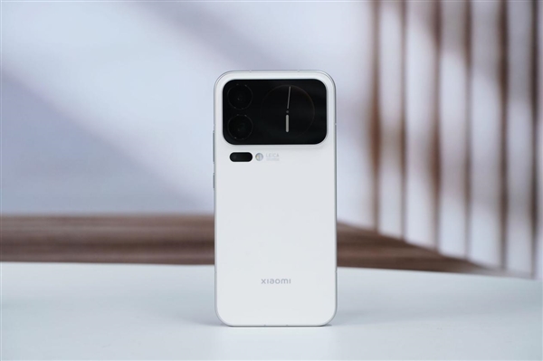 多一块屏对标iPhone 17 Pro Max！小米17 Pro Max图赏