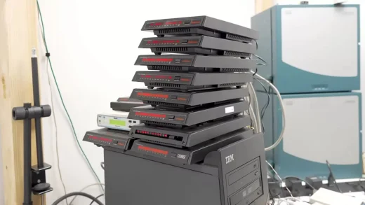 玩家用12台调制解调器将YouTube串流到了拨号网络上 速度达668kbps