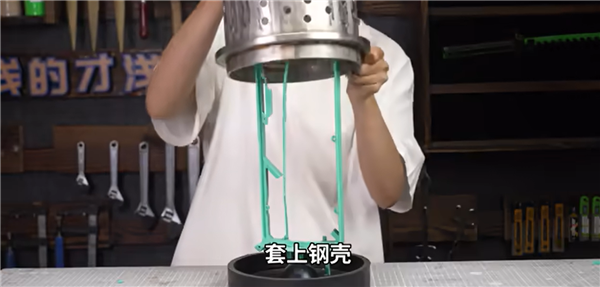 揭秘全球唯一黄金版RTX 5090D！6公斤黄金 神秘大佬买走