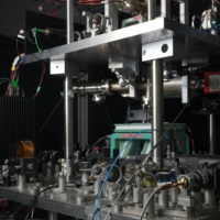 AI破解量子计算“时间困局” 科学家构建最大原子量子计算系统