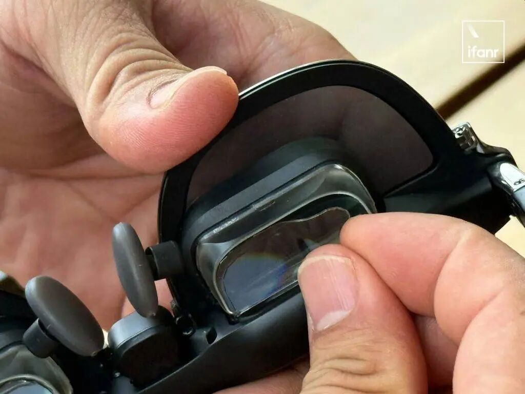 从 Meta 拆解、苹果眼镜爆料，看「不科幻但好用」的 AR 眼镜