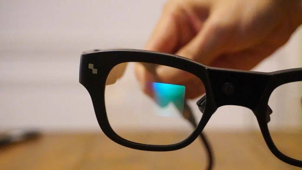 从 Meta 拆解、苹果眼镜爆料，看「不科幻但好用」的 AR 眼镜