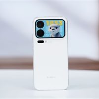 卢伟冰：小米下一代手机继续采用背屏设计