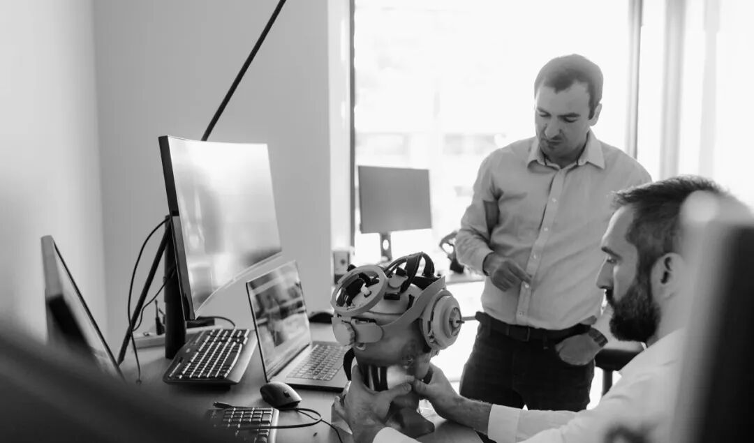 挑战Neuralink，硅谷大佬争相涌入的超声脑机接口是什么？