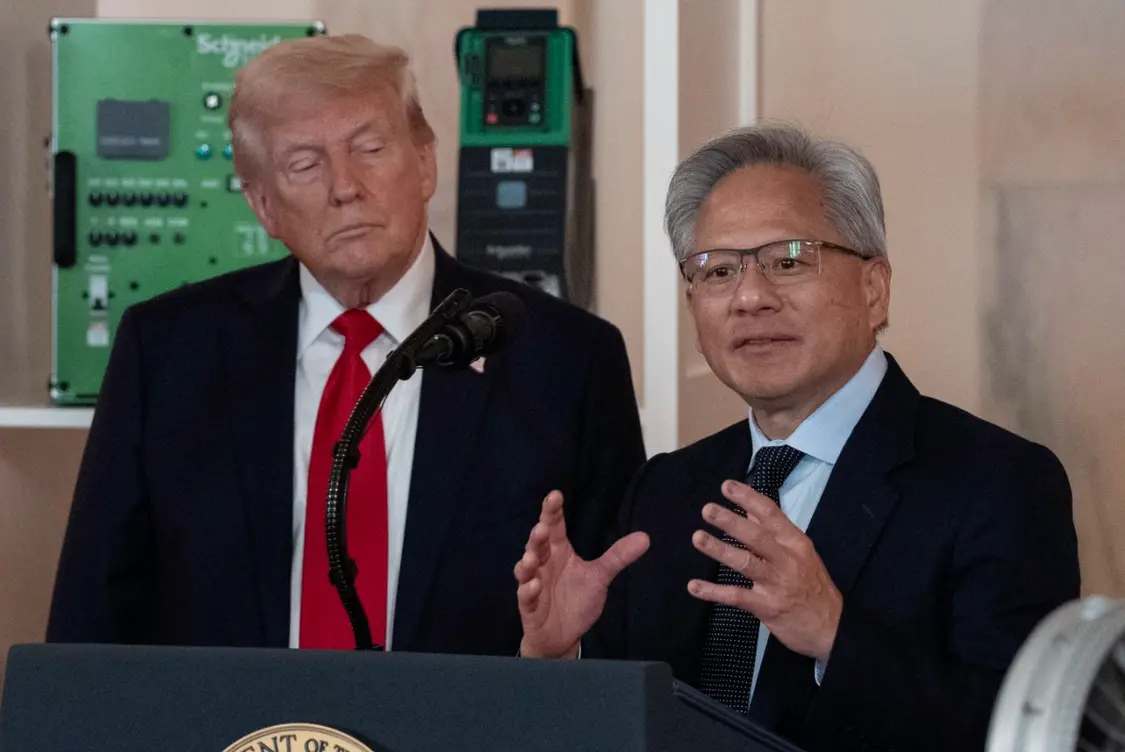 黄仁勋、奥特曼暗中斡旋 科技大佬是如何阻止特朗普“派兵”的？