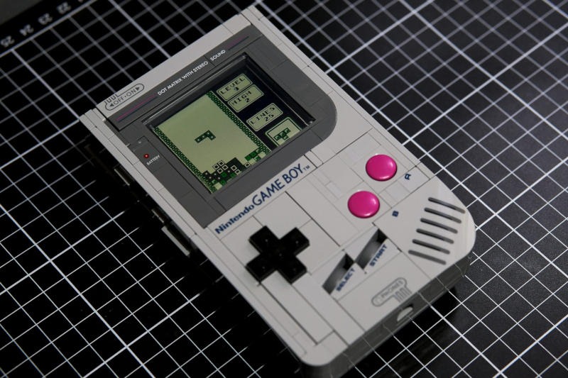 技术大神推出套件帮助玩家改造乐高Game Boy掌机