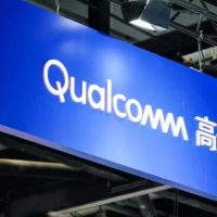 高通推出AI芯片挑战英伟达，股价大涨11%