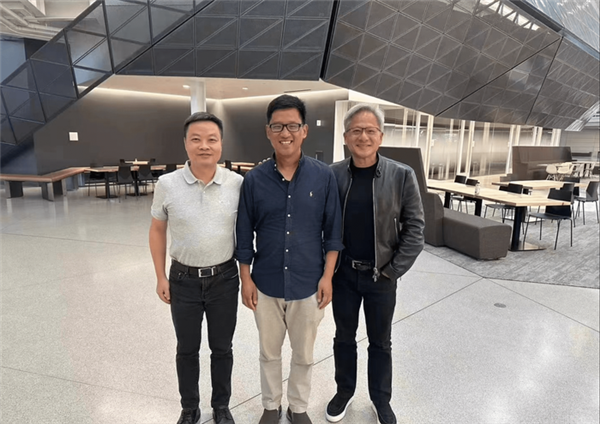 在NVIDIA 直接向黄仁勋汇报的：只有这36个人