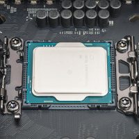 绝不是捧杀！黄仁勋：美国低估了中国科技产业发展潜力 两者之间的实力仅有纳秒之差