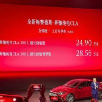 奔驰向下，国产车企向上