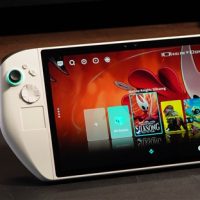 终于看到第二款Lunar Lake掌机！不知名小牌子 11寸巨型裸眼3D屏幕