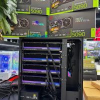 显卡自由：四块RTX 5090组装主机！几乎占据整个机箱