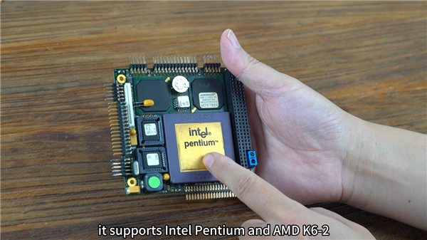 情怀满满梦回1998！玩家打造Windows 98掌机PC