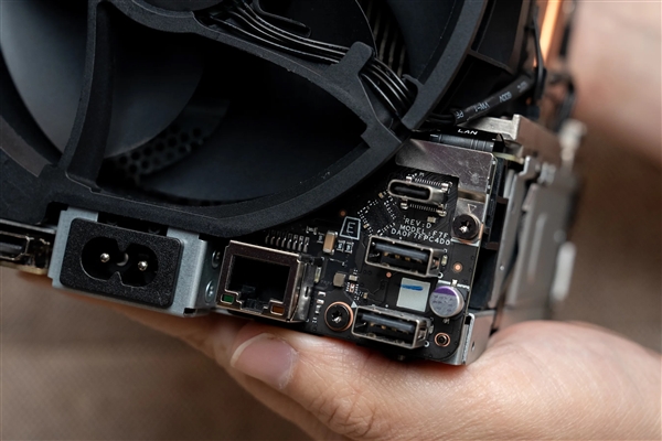 Steam Machine明年初面市