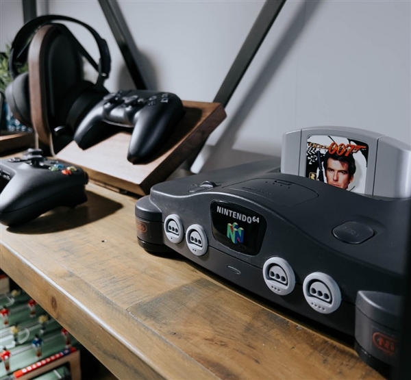 《黄金眼》三十年