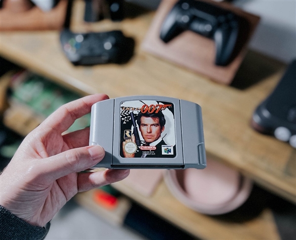 《黄金眼》三十年