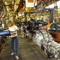 年薪85万元招不来技工！福特CEO、马斯克都称美国急缺体力劳动者