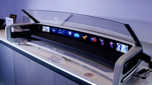 天马发布49.6英寸车载全景沉浸天轩屏：能变弯的中控屏也来了