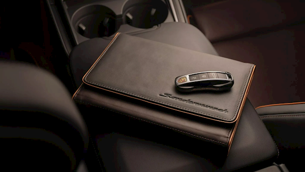 绝世孤品！保时捷发布Panamera Turbo定制版：中东富豪买下了