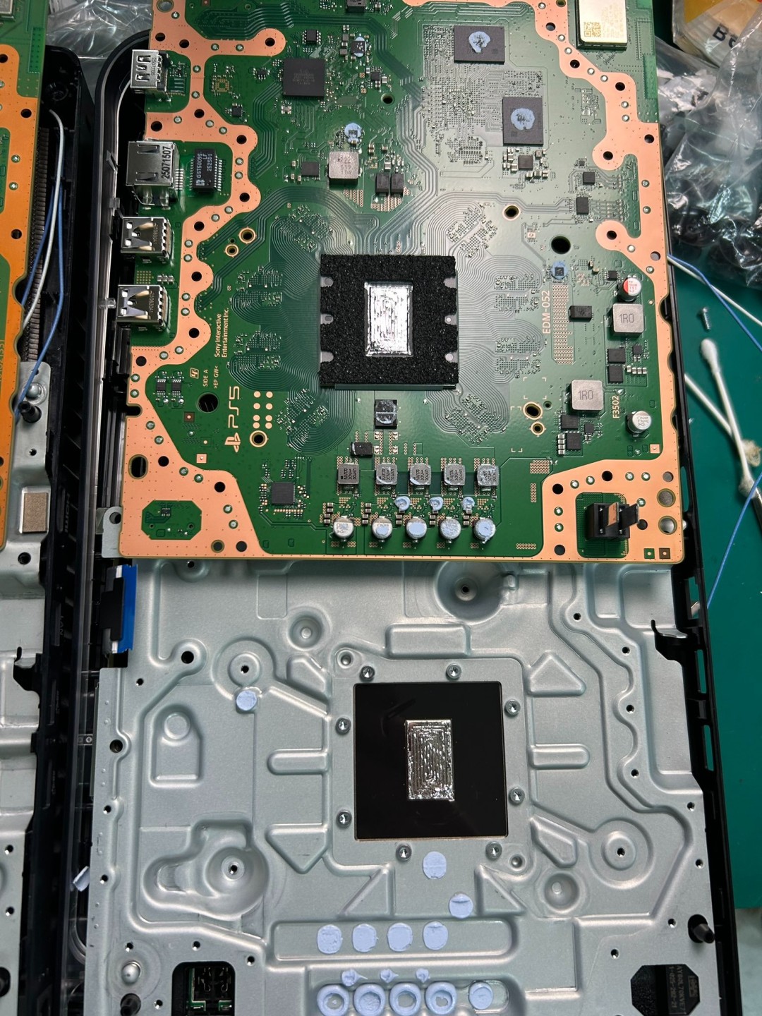 索尼悄悄升级新批次PS5主机 根治液金泄漏隐患