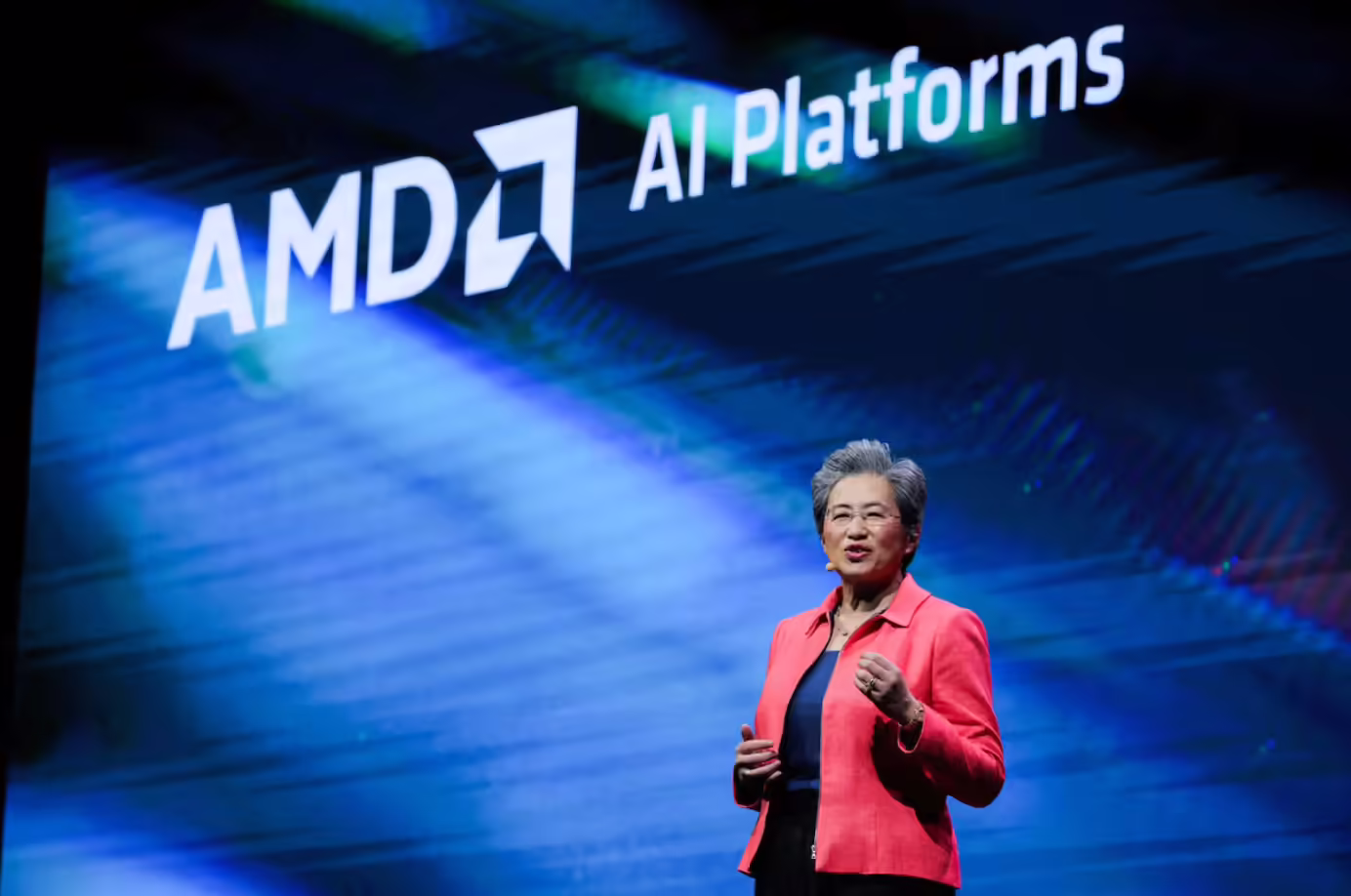 AMD 苏姿丰证实已获批对华出口 AI 芯片，需向美政府支付 15% 税费
