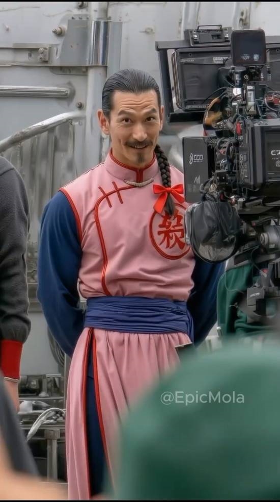 AI生成《龙珠》真人版拍摄现场 美女如云啊