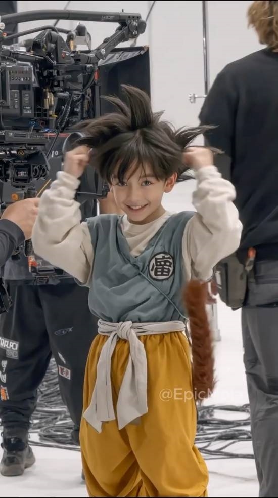 AI生成《龙珠》真人版拍摄现场 美女如云啊