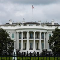 特朗普签署行政命令 重申2028年登月目标