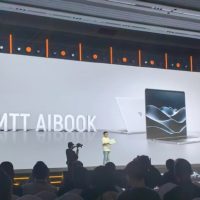 摩尔线程首款“AI 电脑”发布 内置2D数字人“小麦”