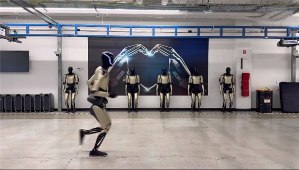 马斯克：只有AI和机器人能实现全民富裕 将竭尽全力促成此事