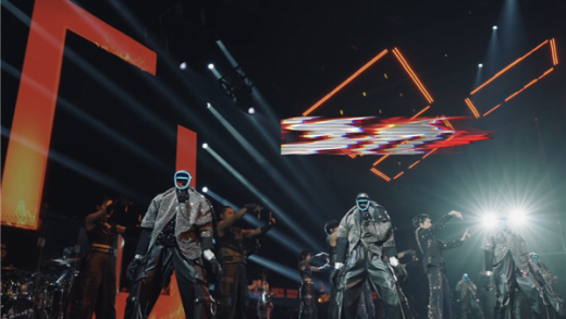 马斯克点赞宇树机器人给王力宏演唱会伴舞 王兴兴首次回应