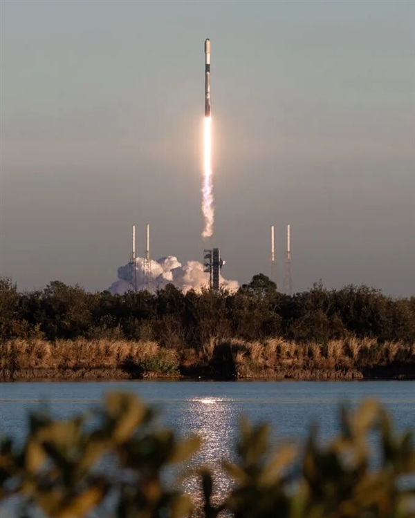 SpaceX全年170次发射创纪录！星链已达10801颗